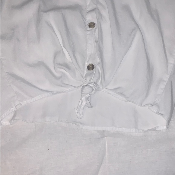 White blouse - Picture 5 of 6